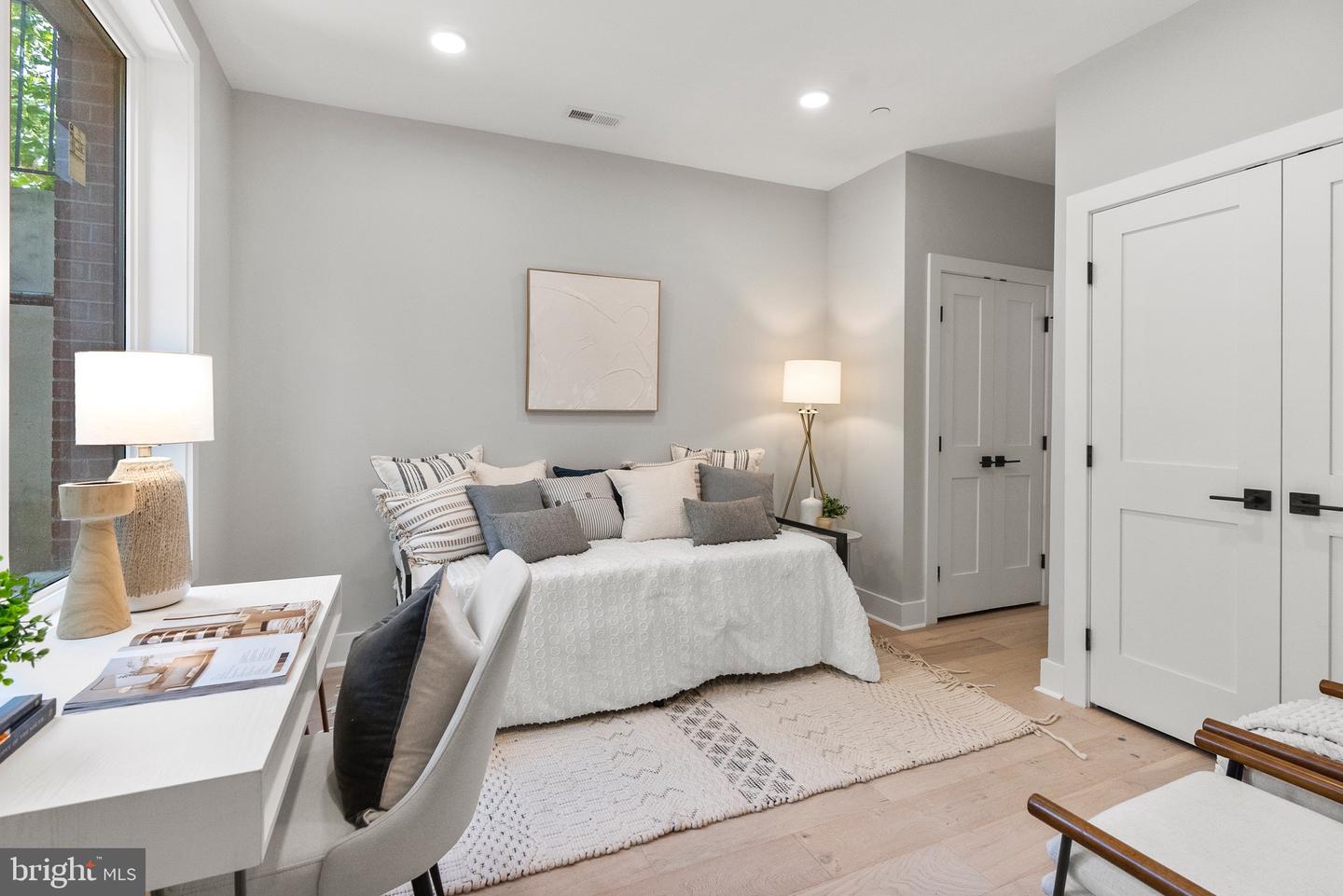 2019 M St NE #1