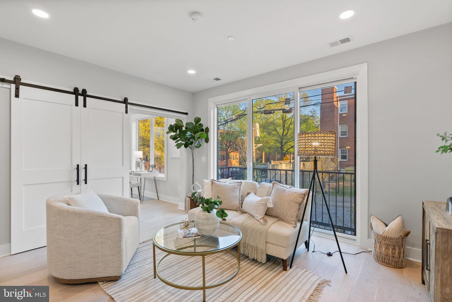 2019 M St NE #6