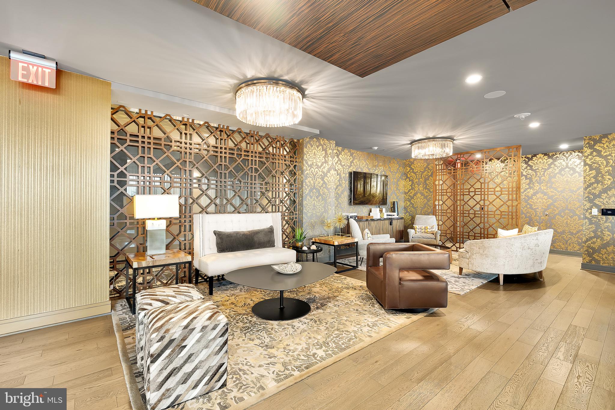 45 Sutton Sq SW #906