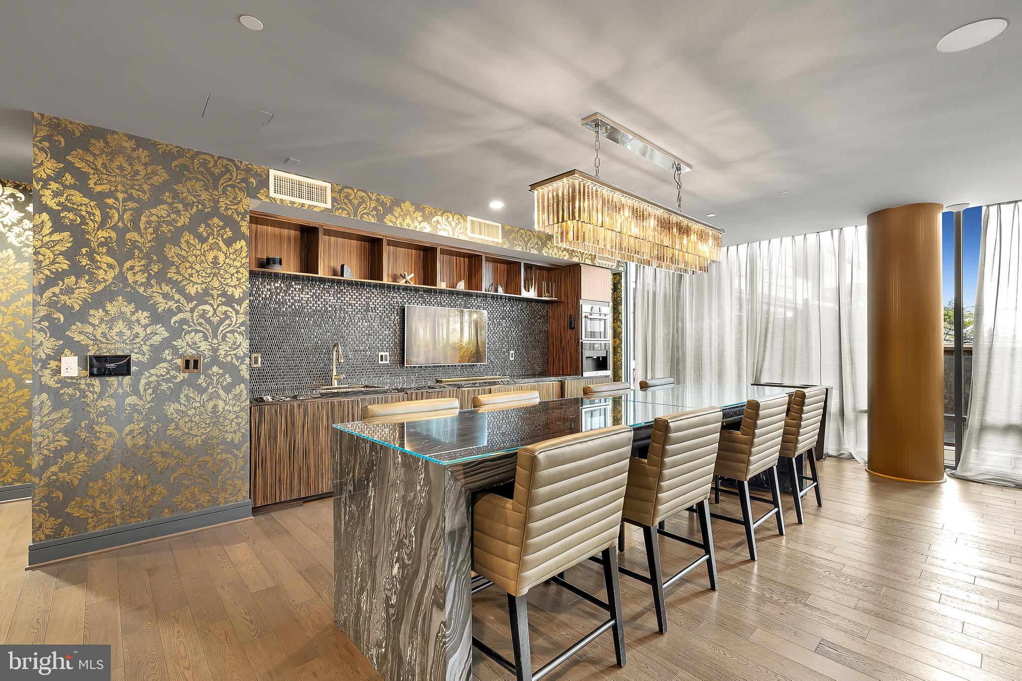 45 Sutton Sq SW #906