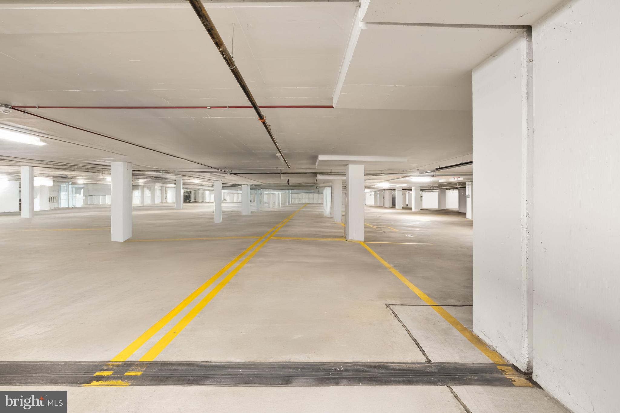 45 Sutton Sq SW #906