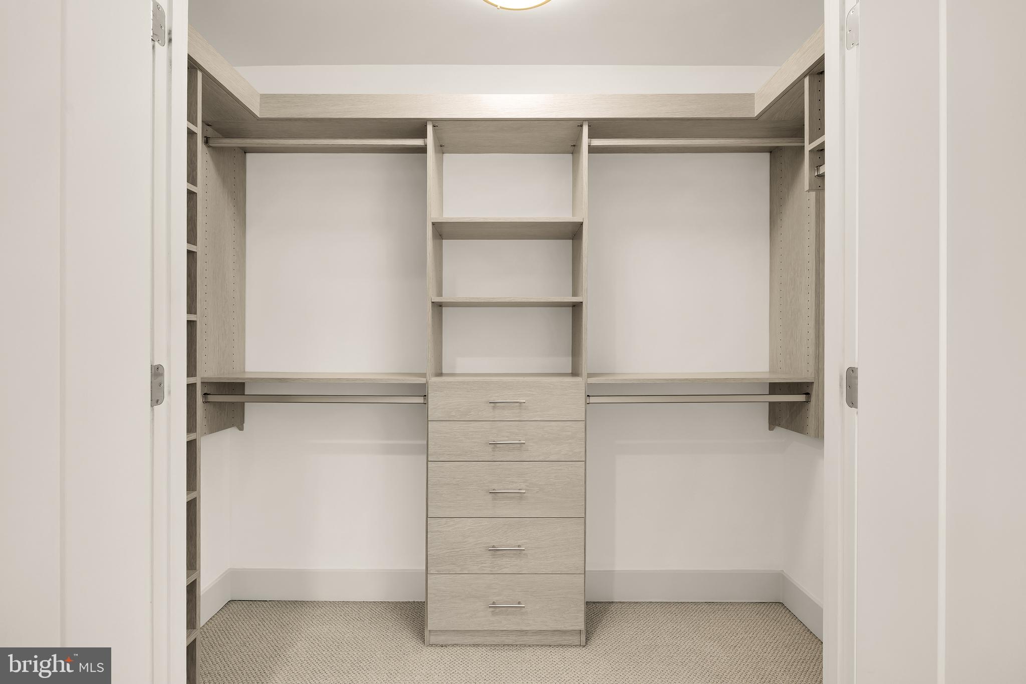 45 Sutton Sq SW #906