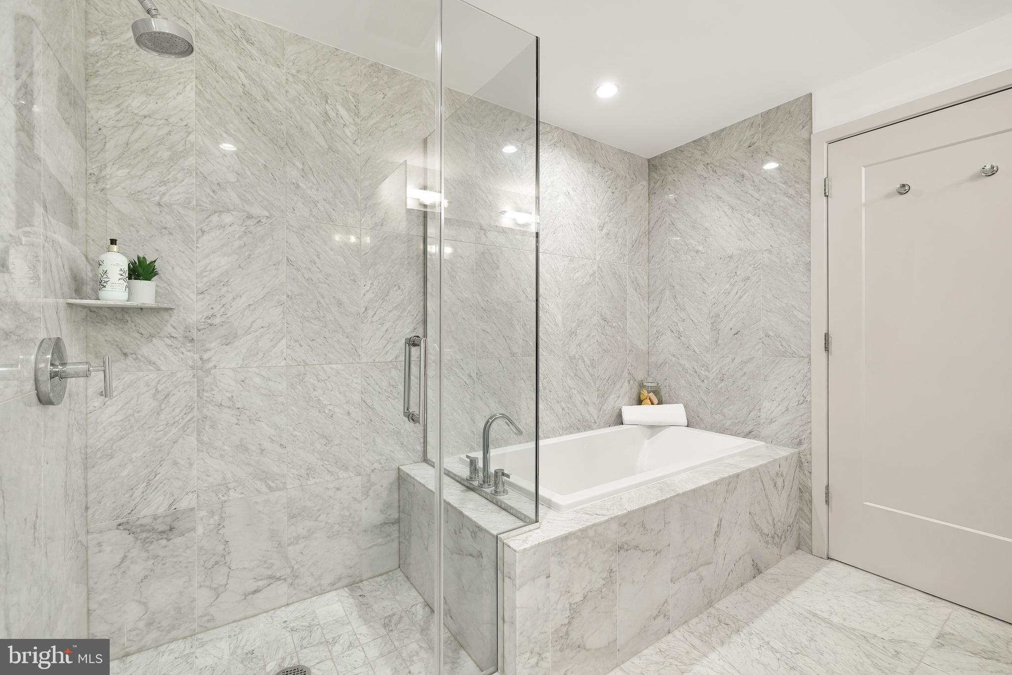 45 Sutton Sq SW #906