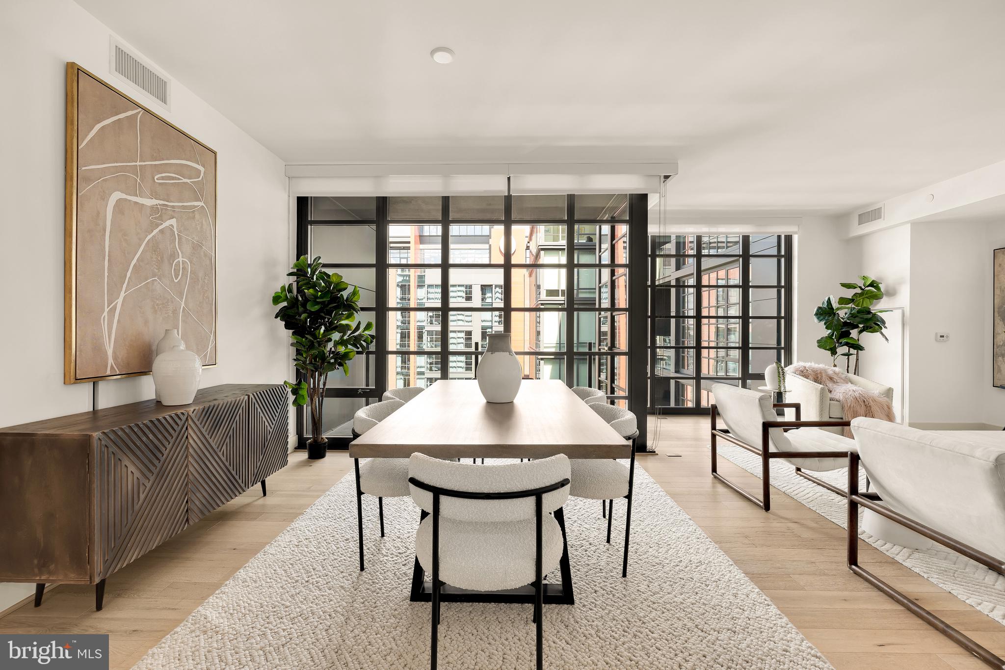 45 Sutton Sq SW #906