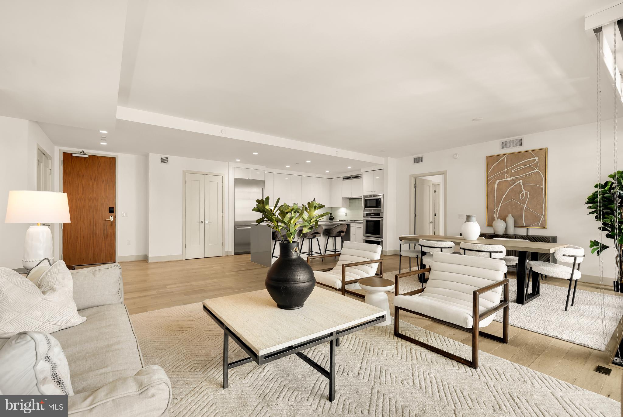 45 Sutton Sq SW #906