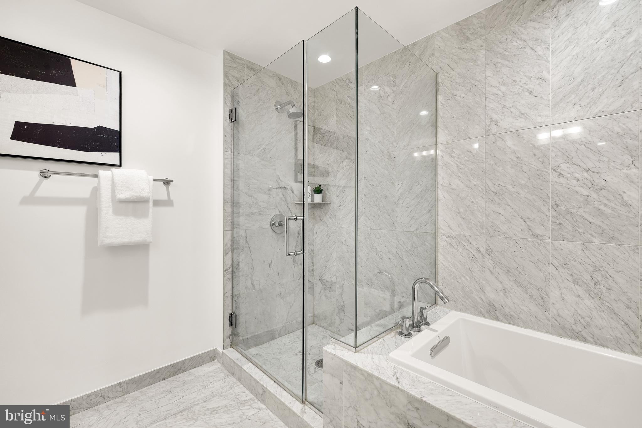 45 Sutton Sq SW #906