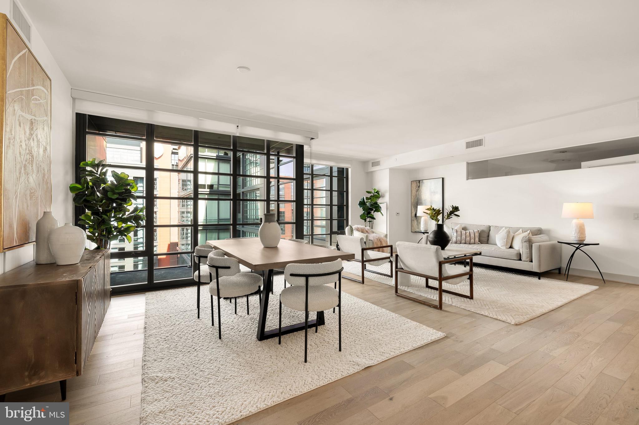 45 Sutton Sq SW #906