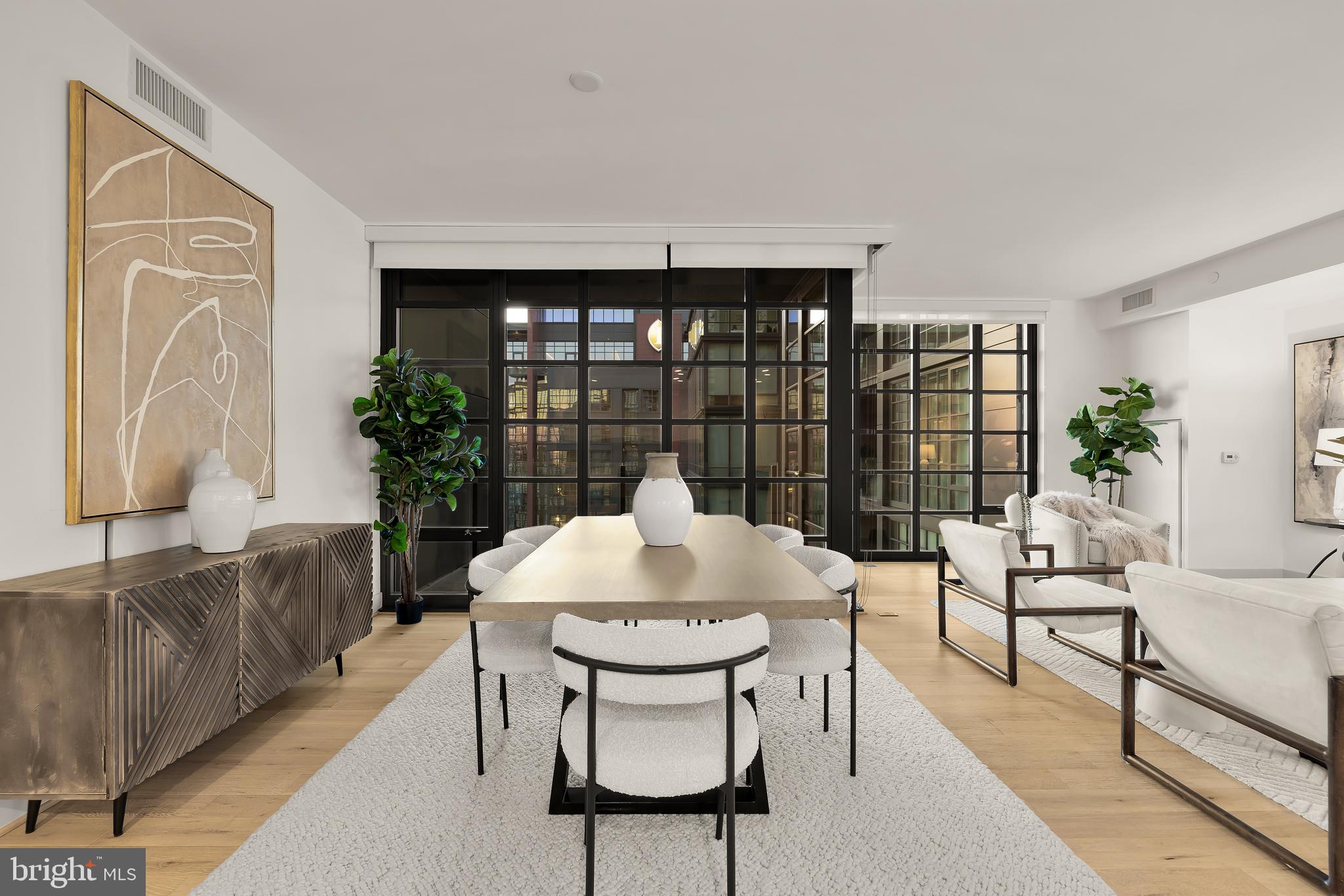 45 Sutton Sq SW #906