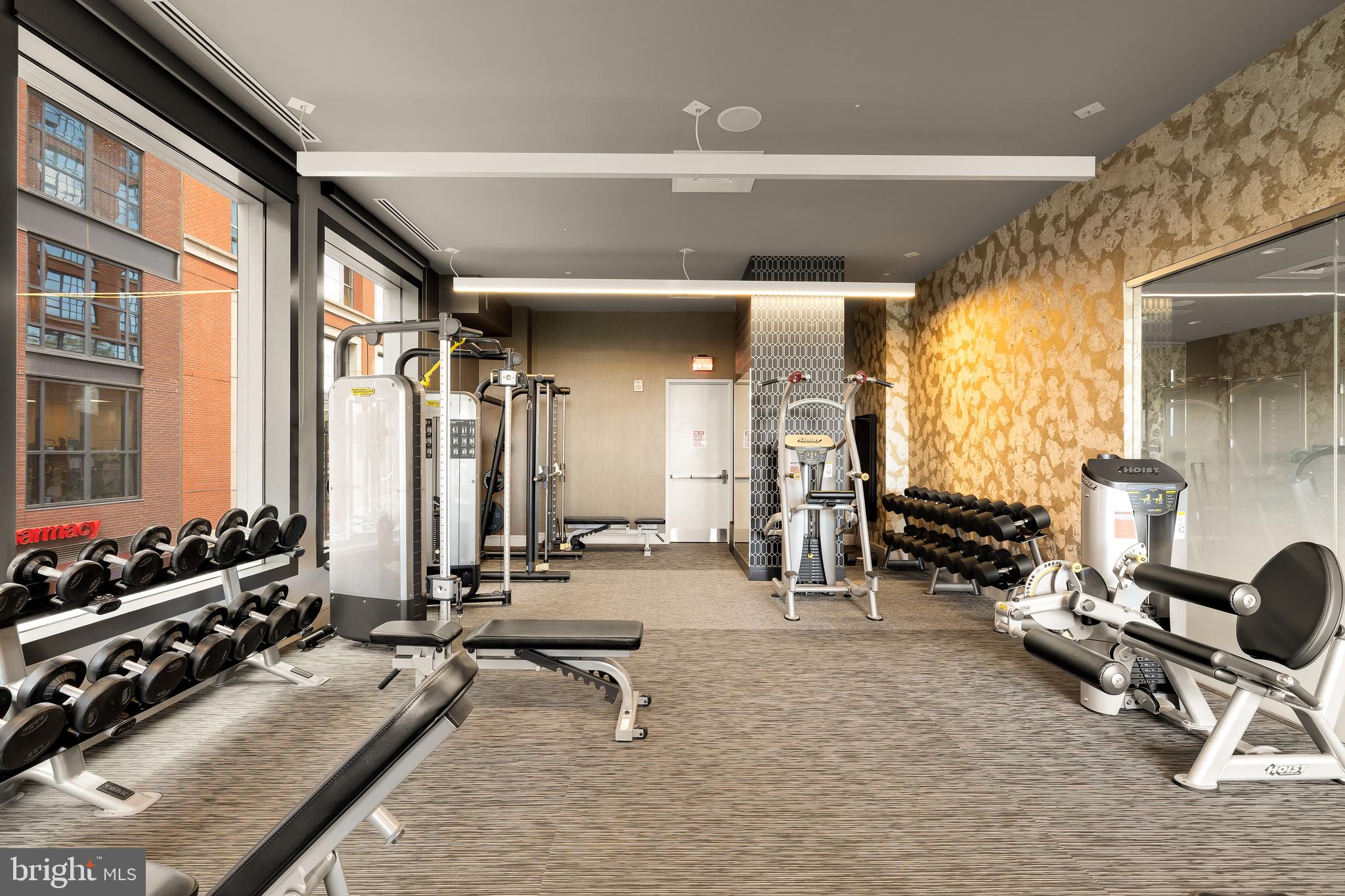 45 Sutton Sq SW #906