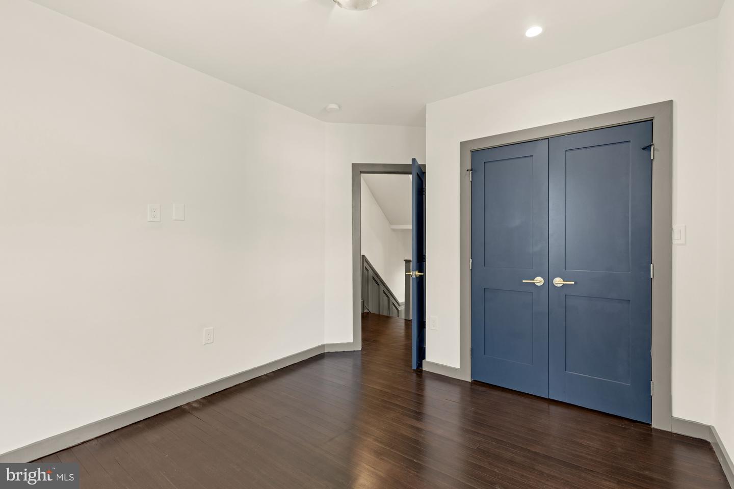 1925 Lawrence St NE