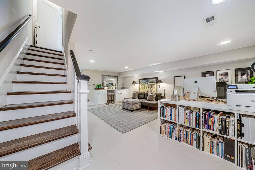 727 Gallatin St NW