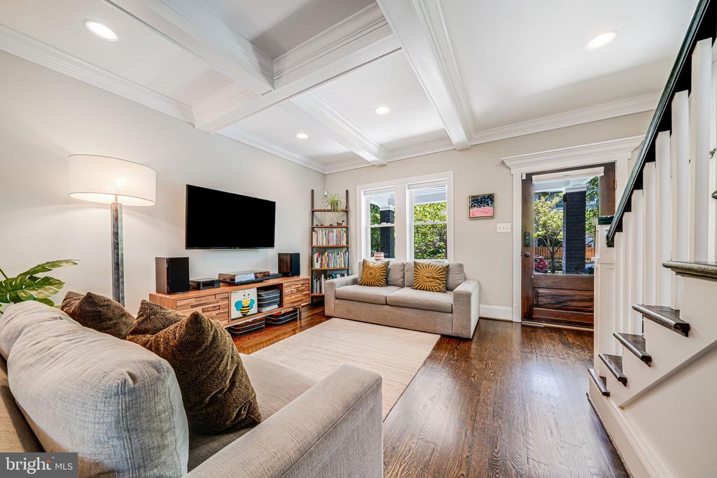 727 Gallatin St NW