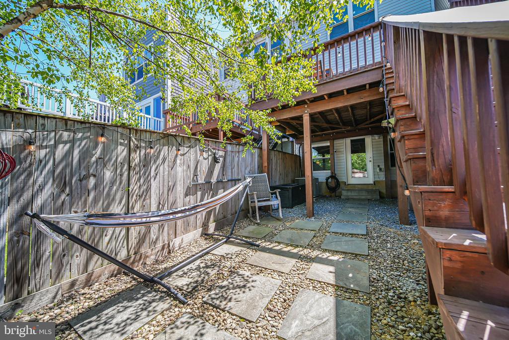 727 Gallatin St NW