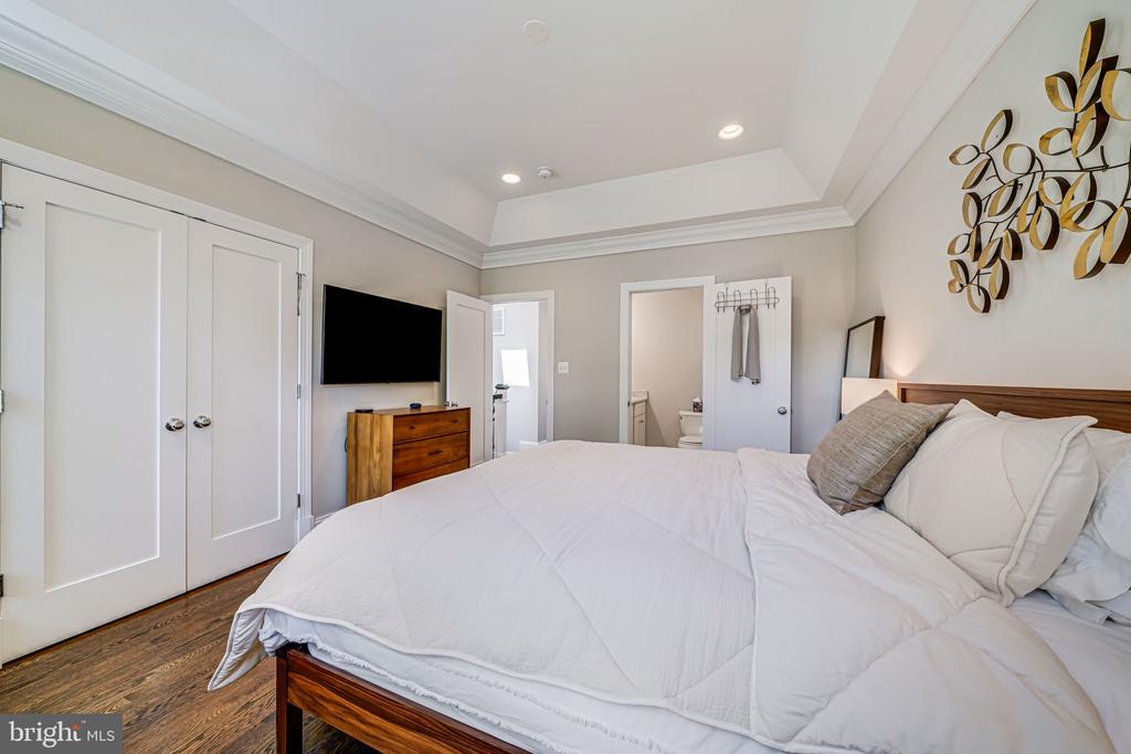 727 Gallatin St NW