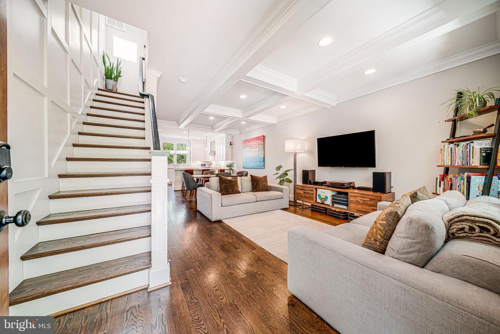 727 Gallatin St NW