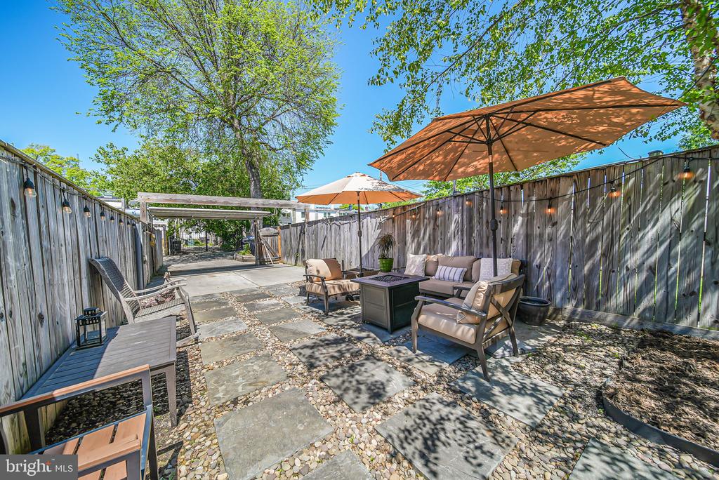 727 Gallatin St NW