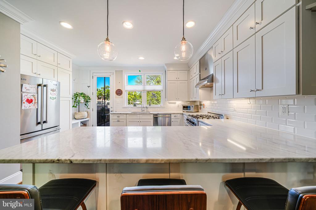 727 Gallatin St NW