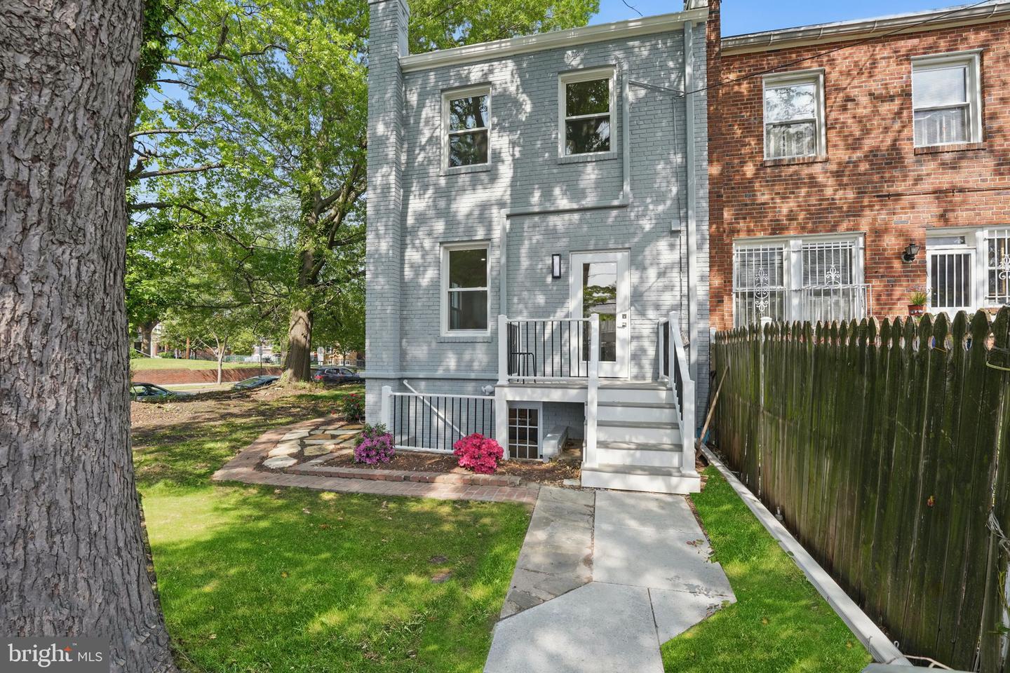 4522 Sargent Rd NE