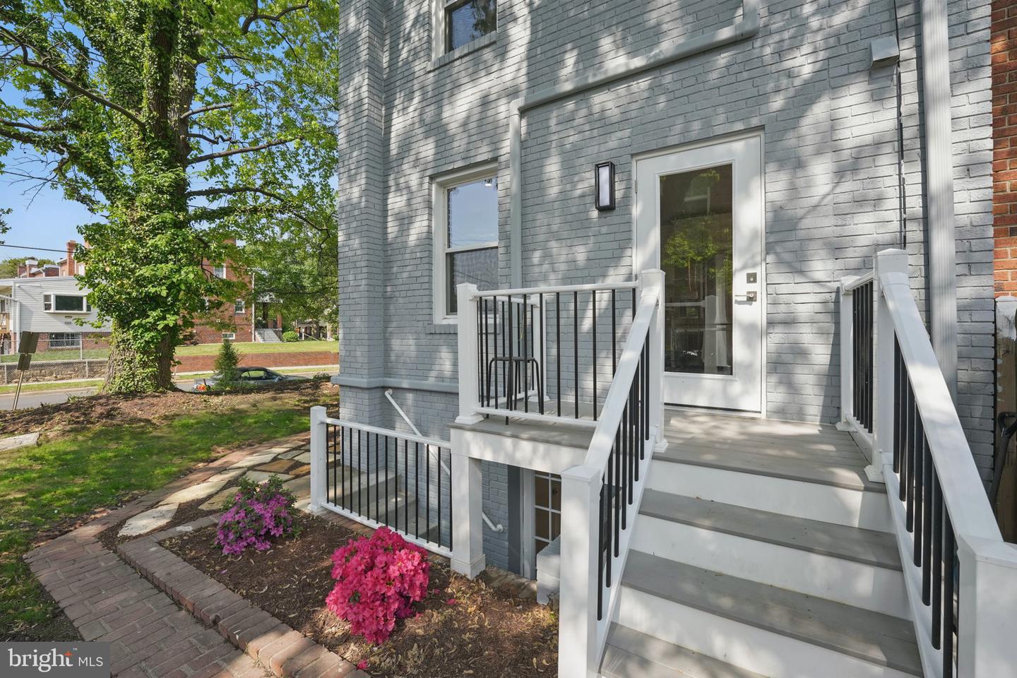 4522 Sargent Rd NE