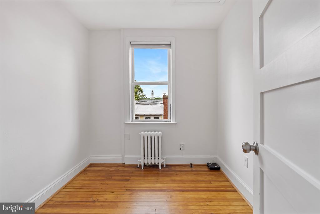 710 Tuckerman St NW