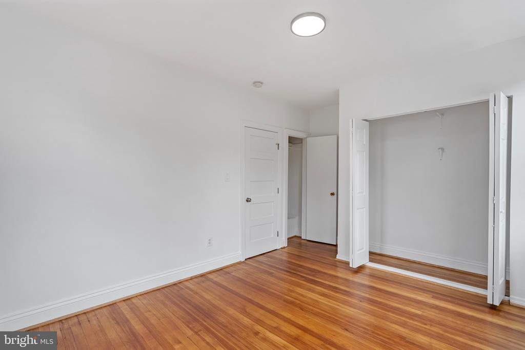 710 Tuckerman St NW