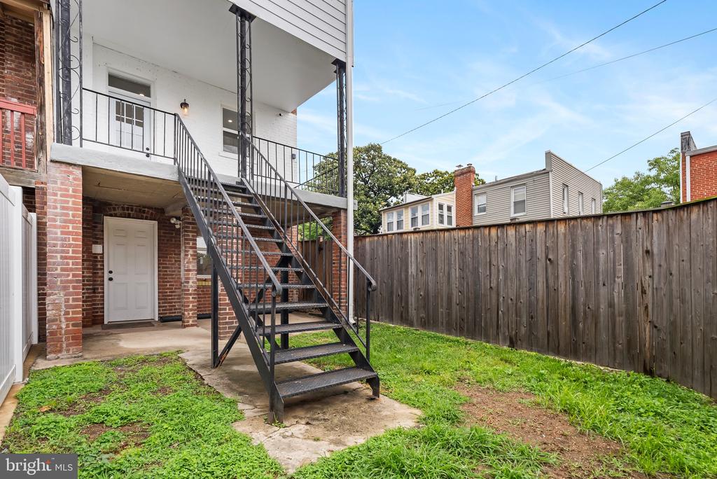 710 Tuckerman St NW