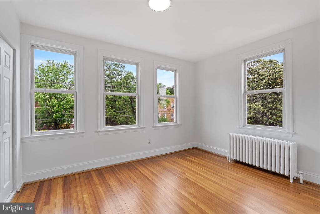 710 Tuckerman St NW