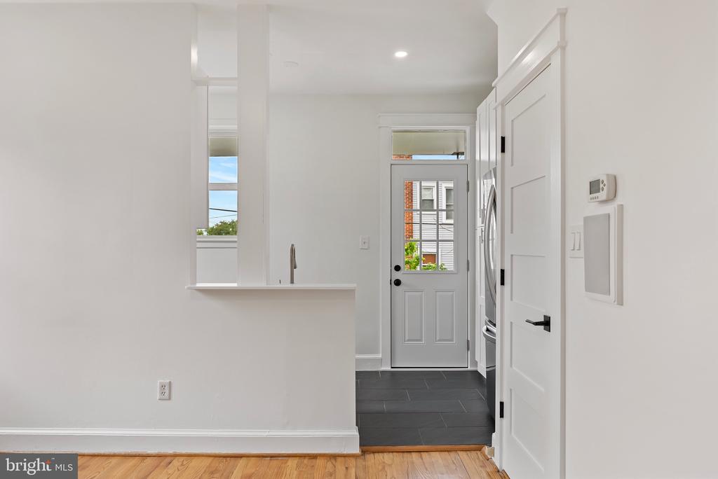 710 Tuckerman St NW