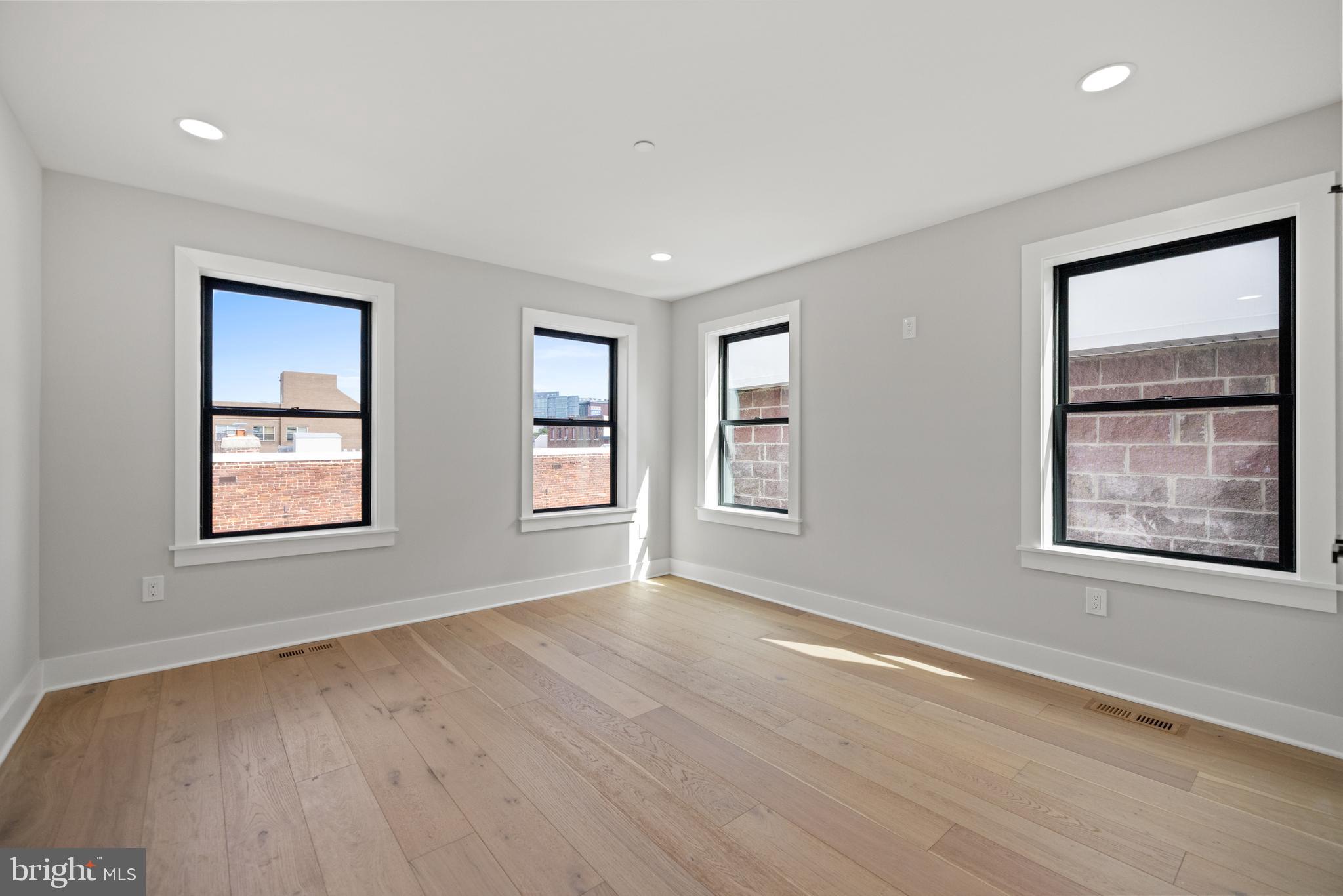 1407 1st St NW #Ph-2