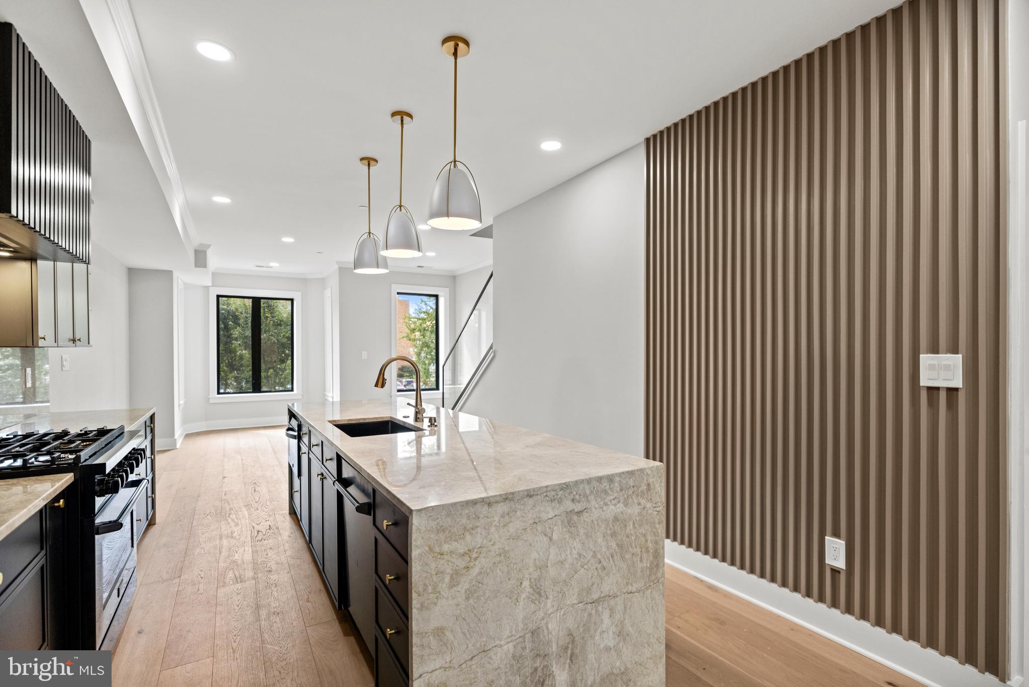 1407 1st St NW #Ph-2