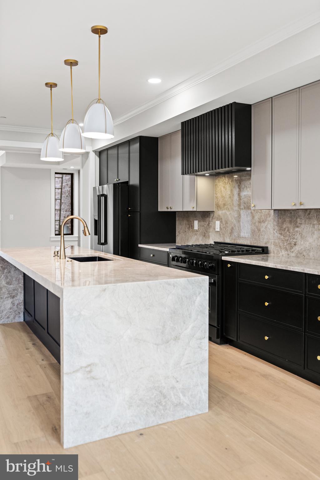 1407 1st St NW #Ph-2