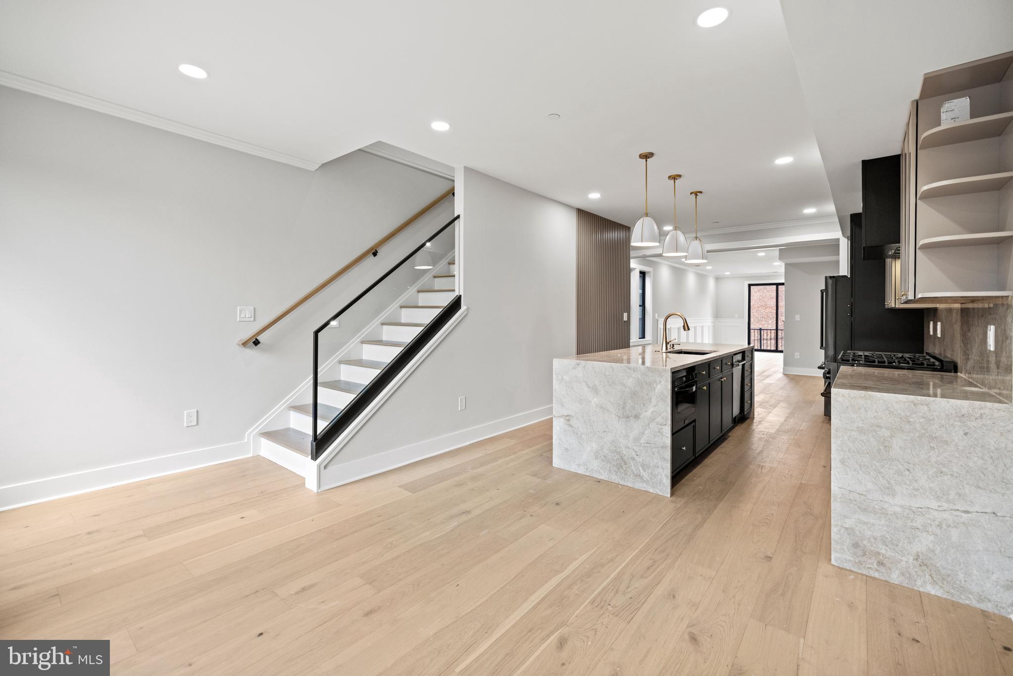 1407 1st St NW #Ph-2