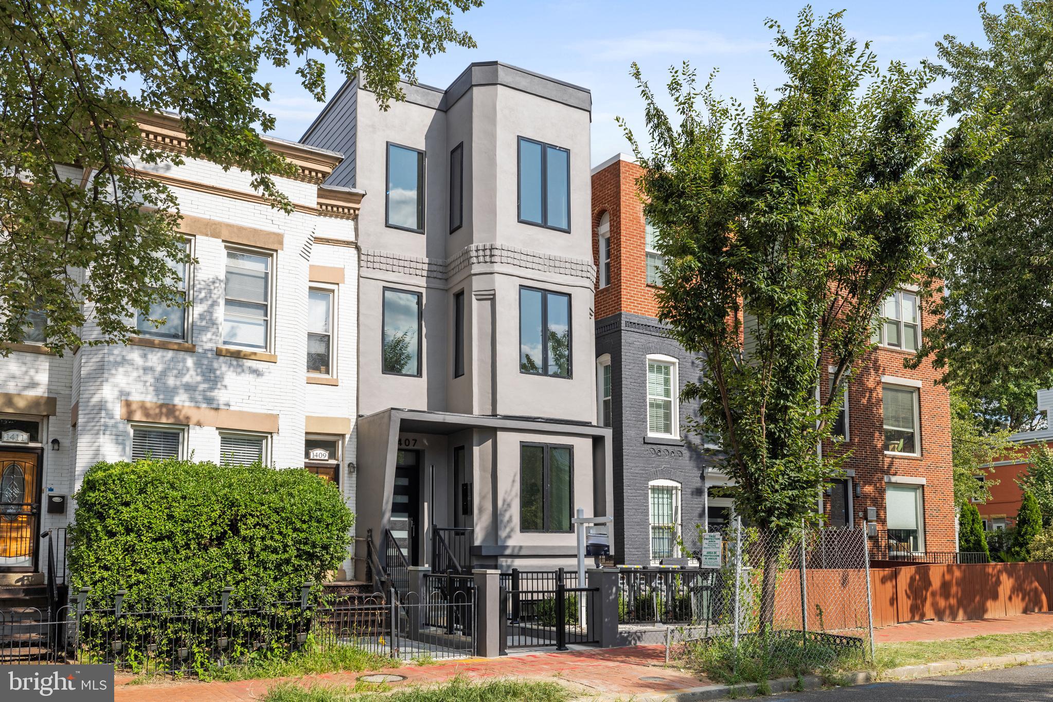 1407 1st St NW #Ph-2