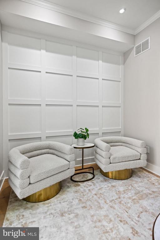 1407 1st St NW #1