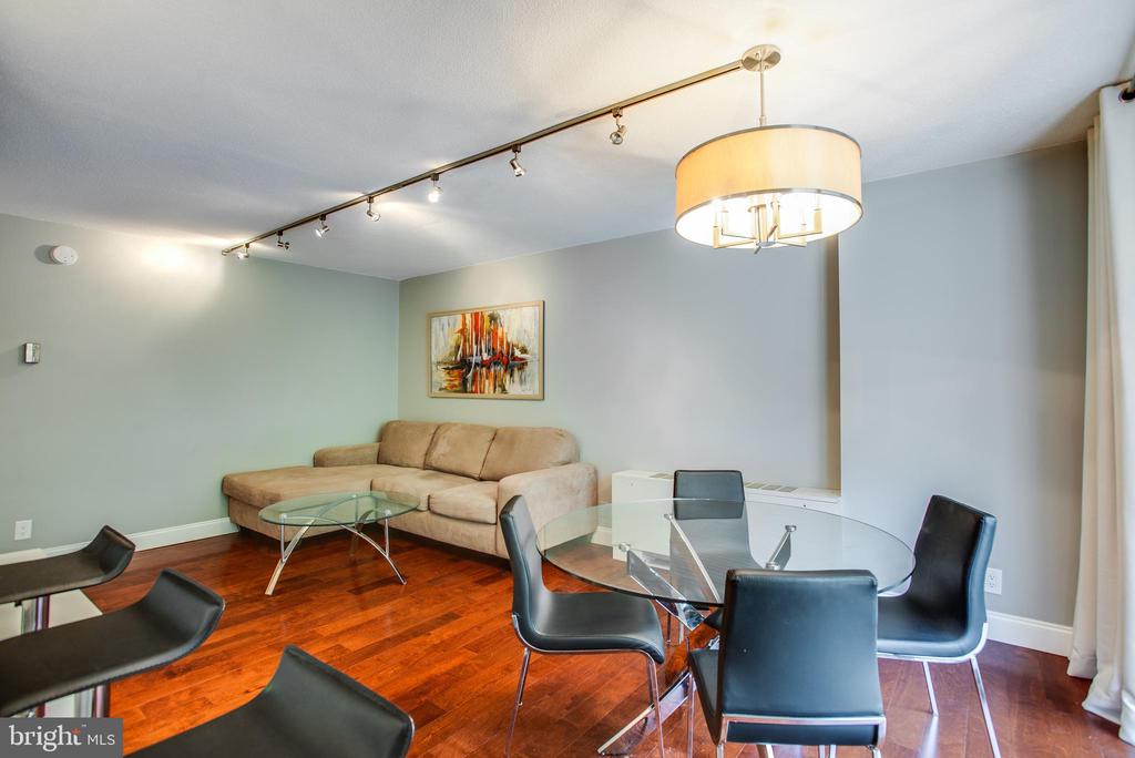 2201 L ST NW #500