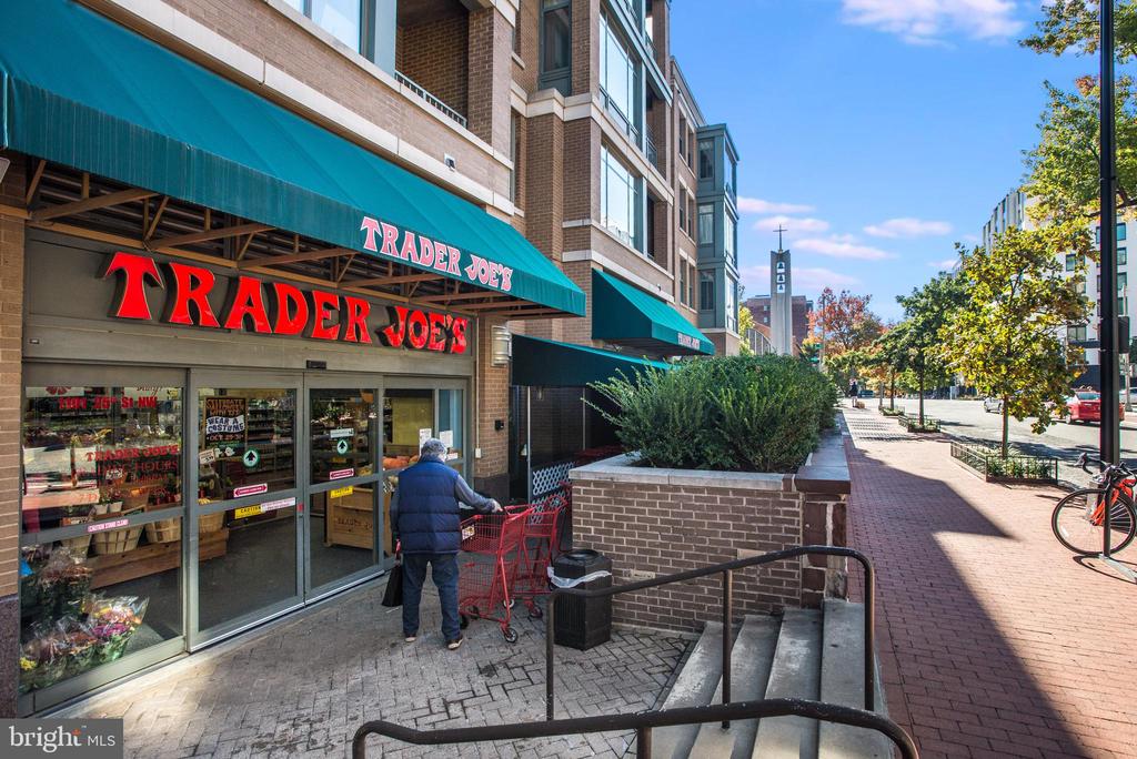 2201 L ST NW #500