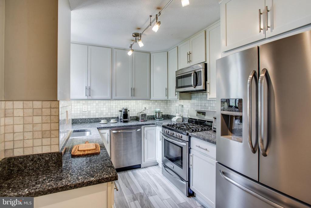 2201 L ST NW #500