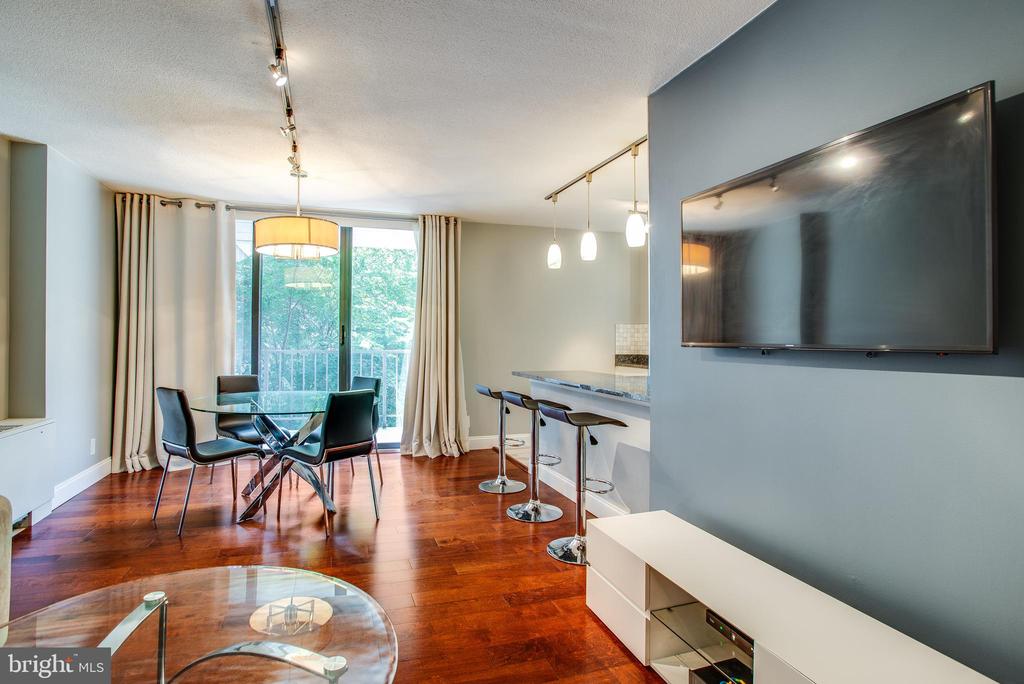 2201 L ST NW #500