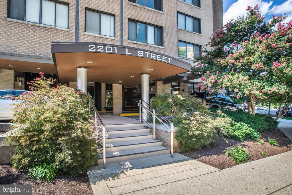 2201 L ST NW #500
