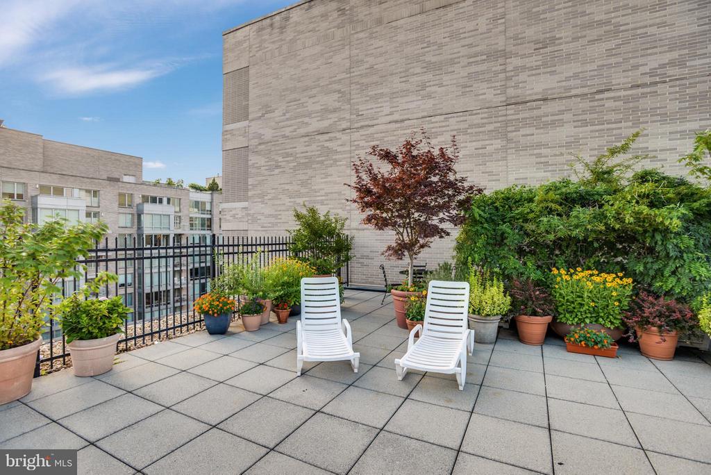 2201 L ST NW #500