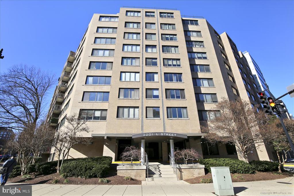 2201 L ST NW #500