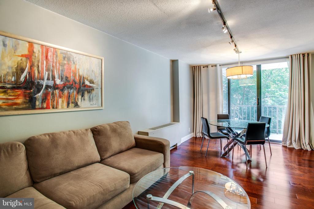 2201 L ST NW #500