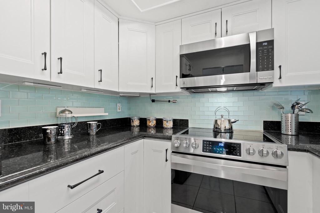 3630 39TH STREET NW E533