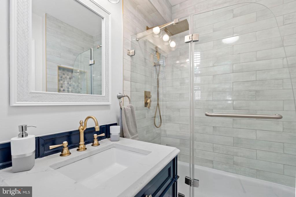 3630 39TH STREET NW E533