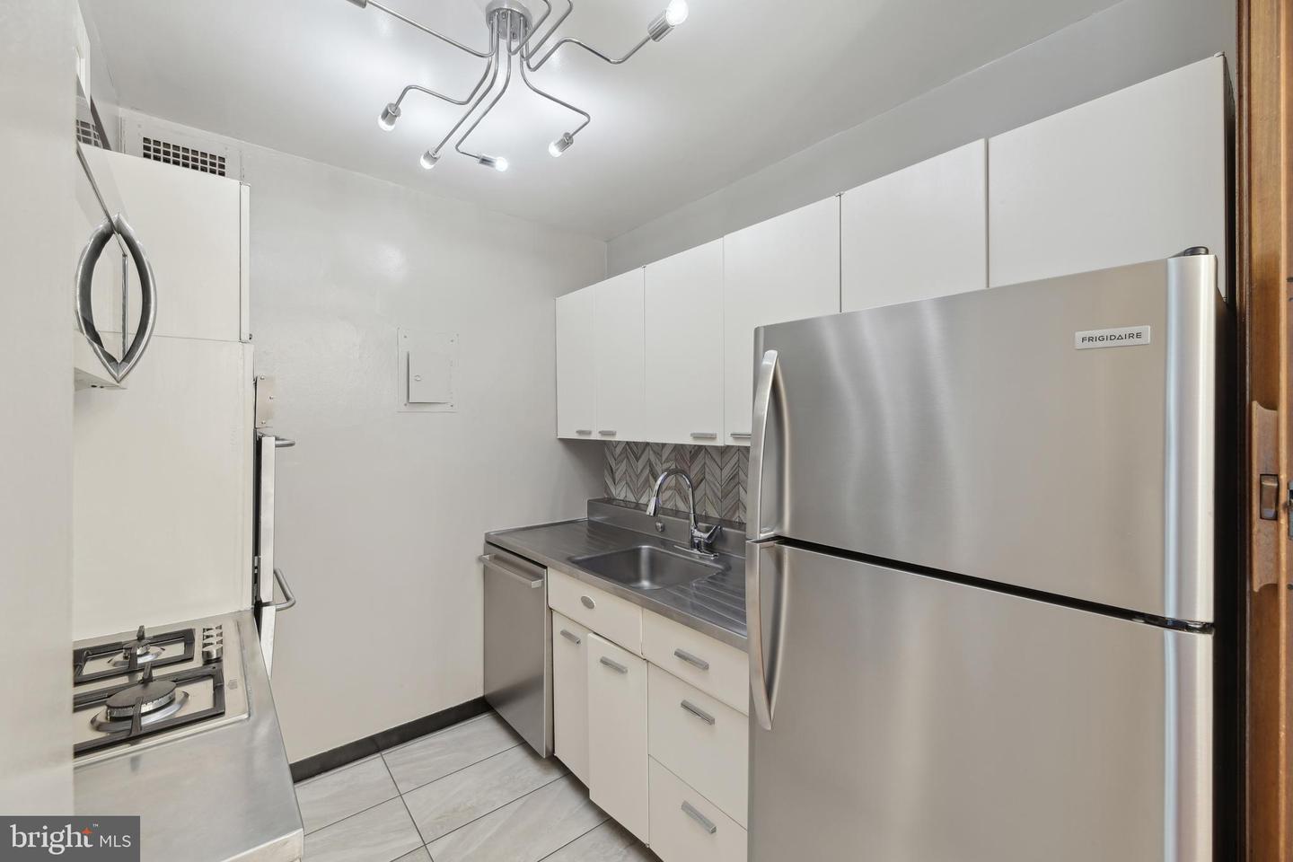2475 Virginia Ave NW #211