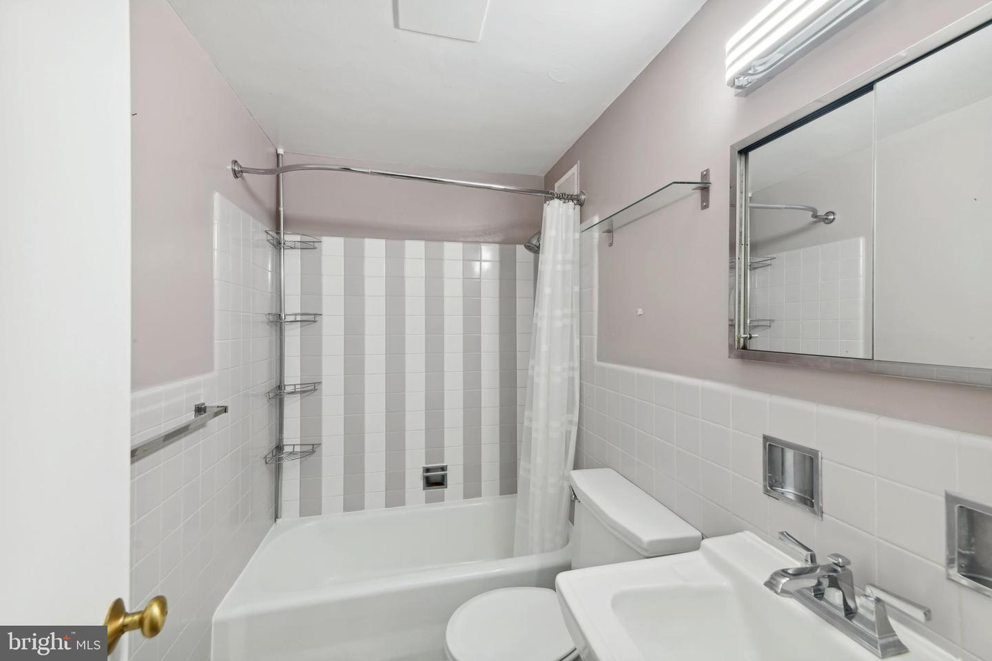 2475 Virginia Ave NW #211