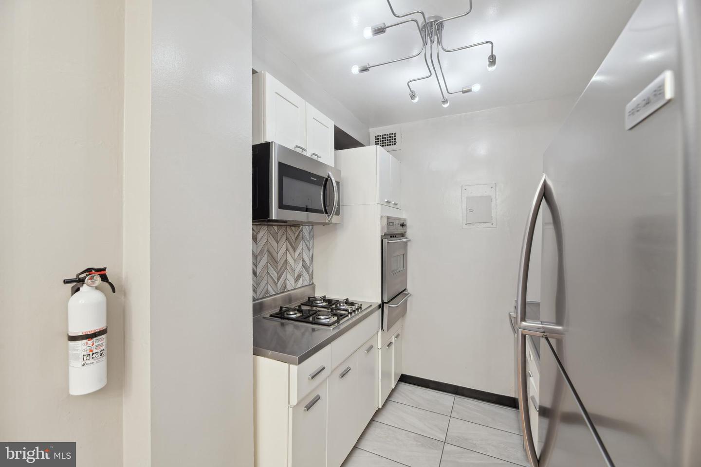 2475 Virginia Ave NW #211