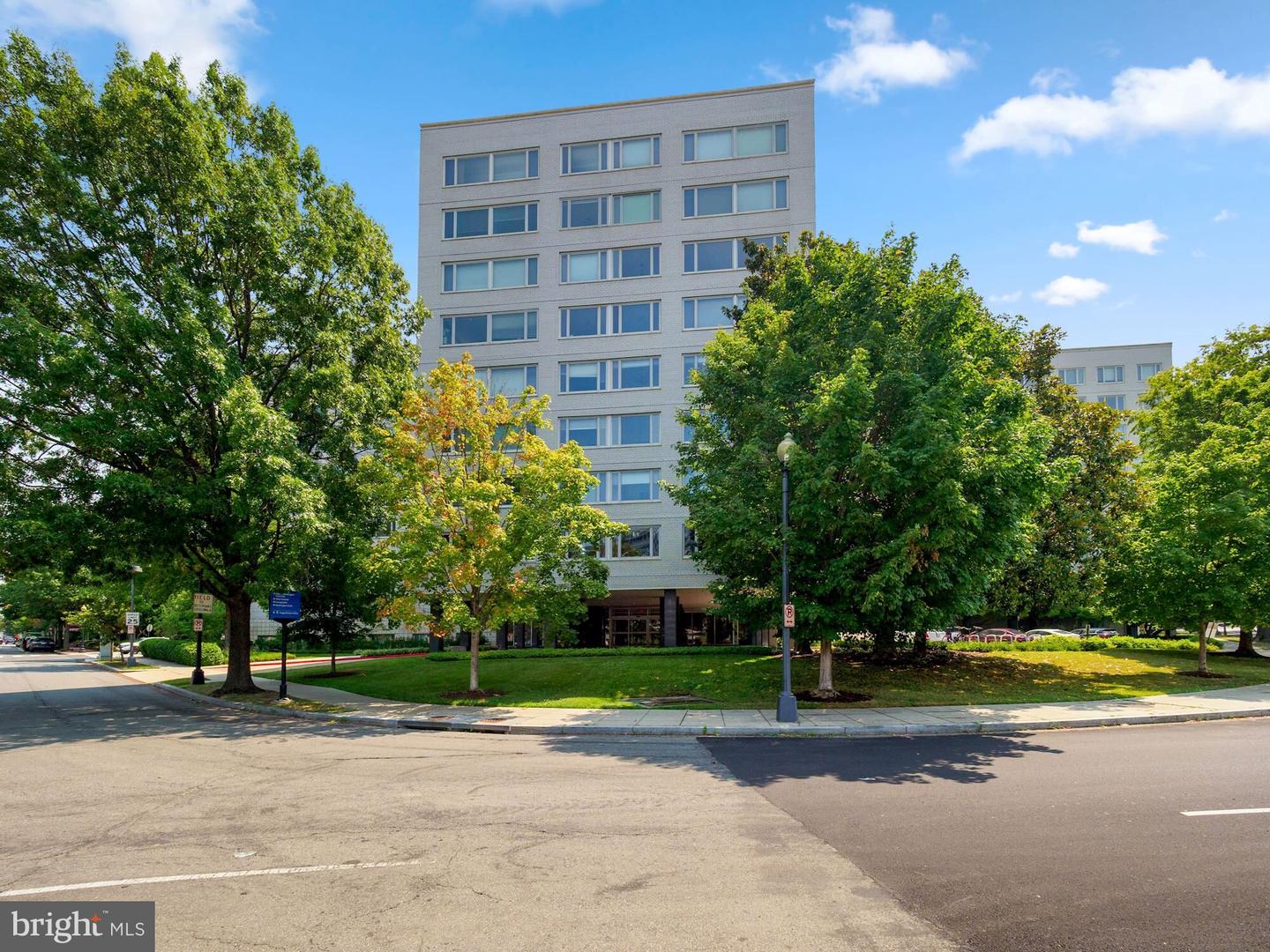 2475 Virginia Ave NW #211