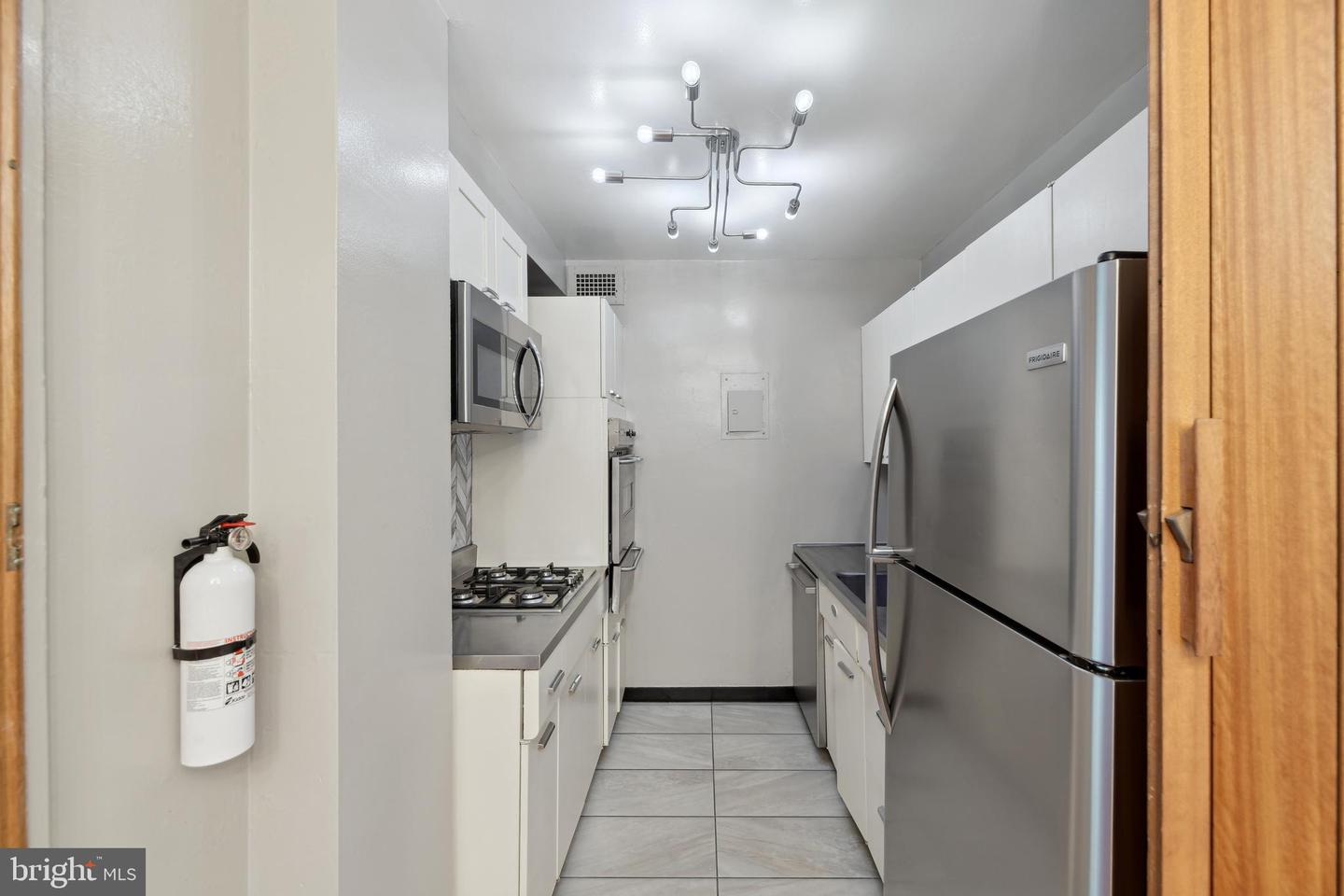 2475 Virginia Ave NW #211