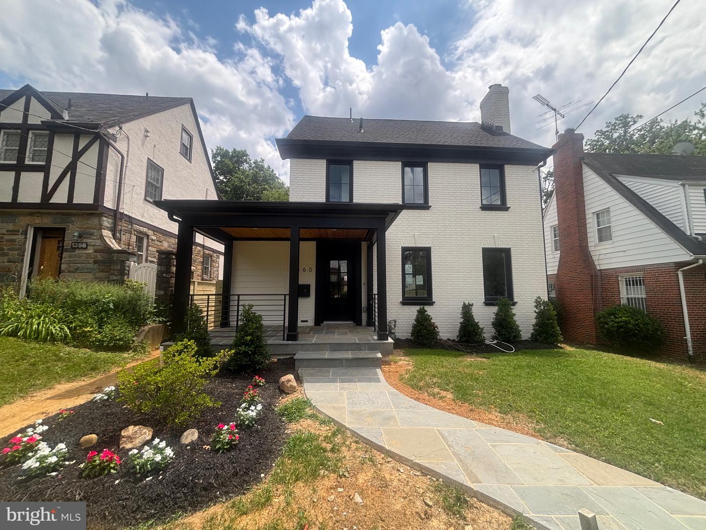 1360 Iris St NW